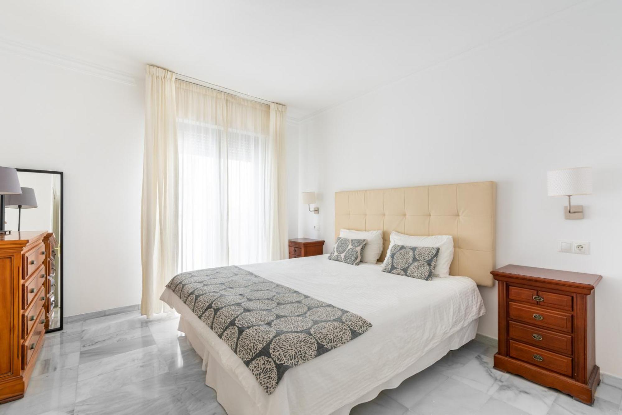 Jardines Puerto Banus - Elegance And Comfort In Marbellas Heart