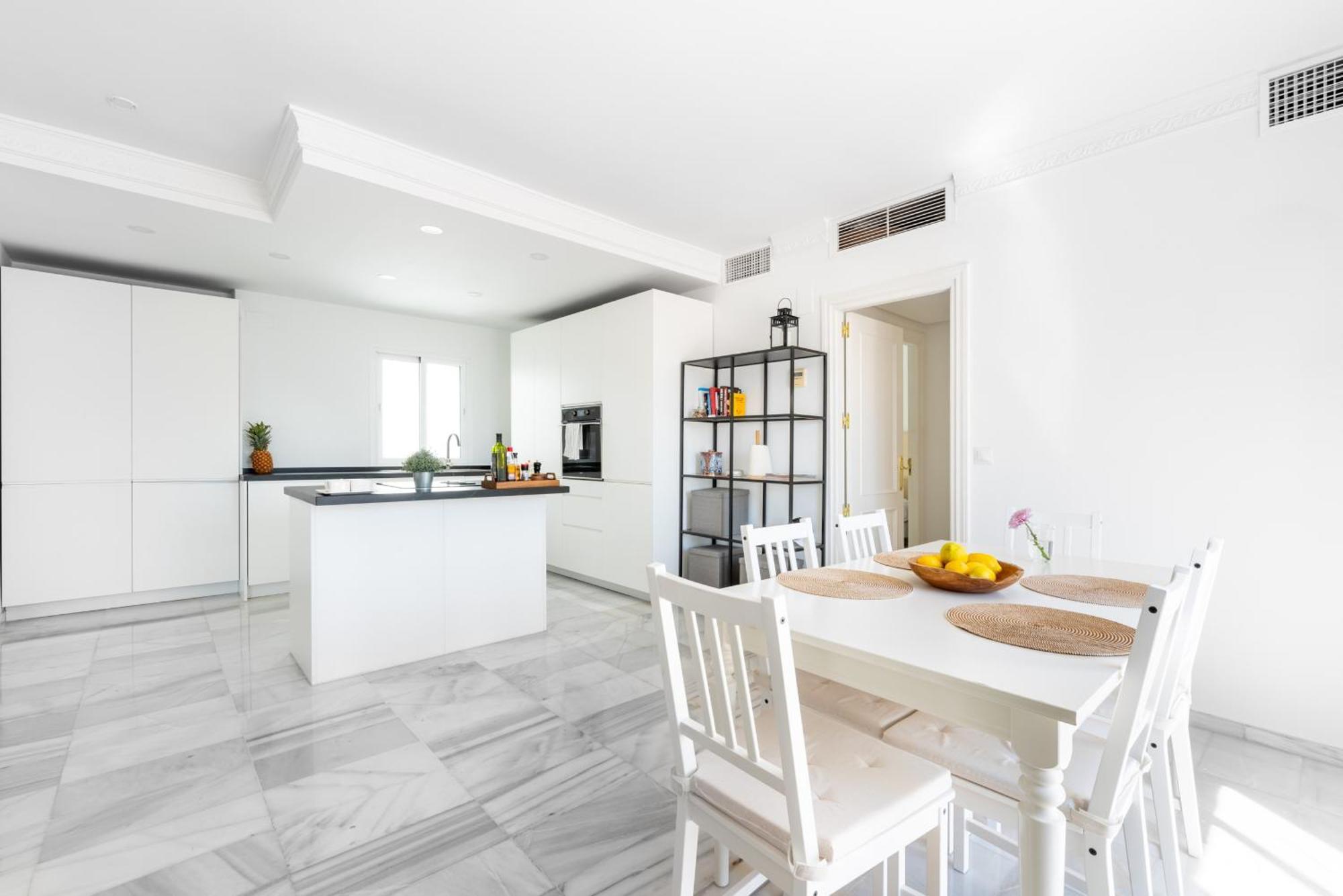 Jardines Puerto Banus - Elegance And Comfort In Marbellas Heart Appartamento